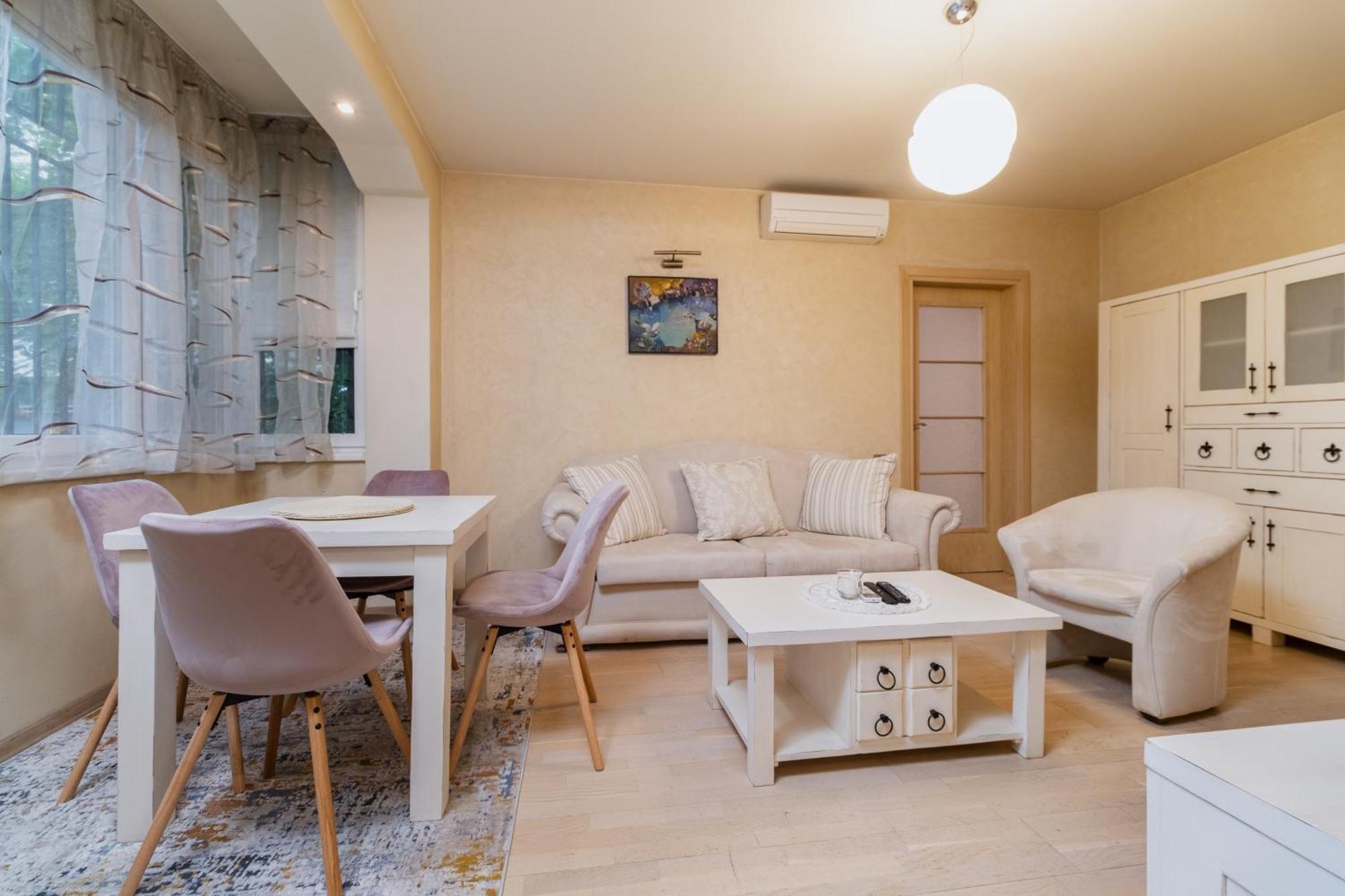 Elegant 1-Bedroom Apartment Plovdiv Exterior photo